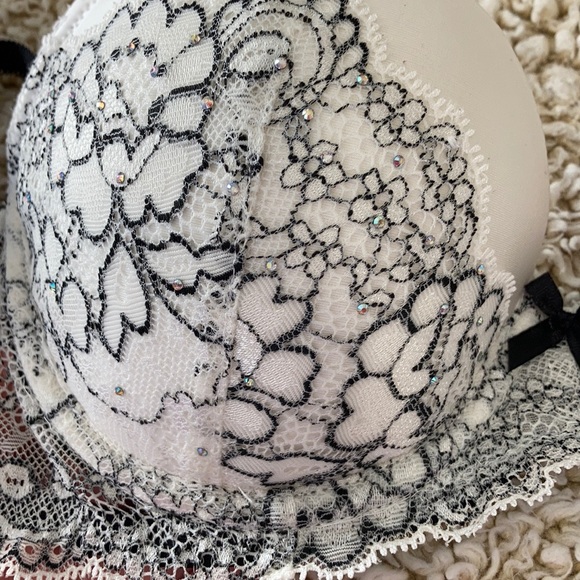 Victoria’s Secret 2 Bras bundle - Picture 6 of 8